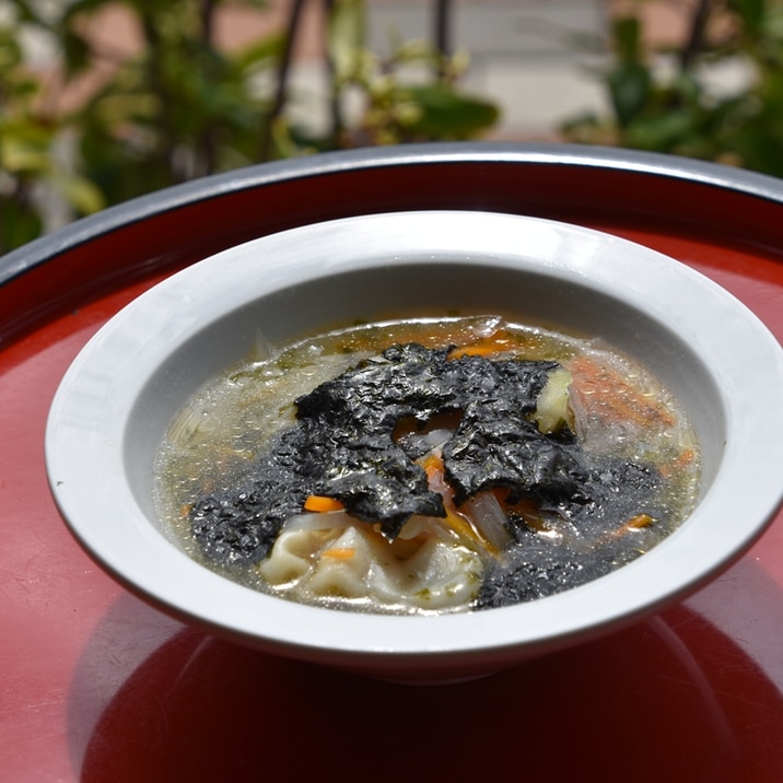 簡単!美味しい!佐賀海苔の餃子スープ